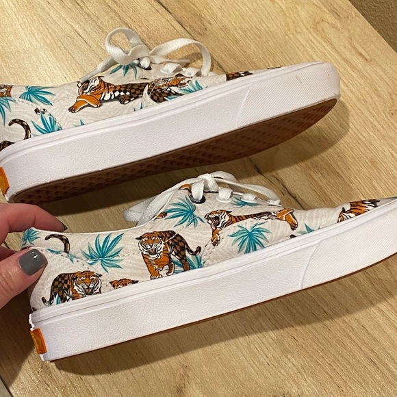 VANS DISCOVERY PROJECT CAT Off The WAll NWOT, women’s size 6, men’s size 4.5 - Picture 4 of 9